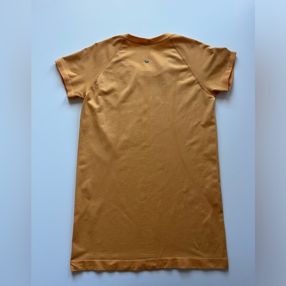 lululemon athletica Swiftly Tech Shirt Sleeve Shirt 2.0 Mango Dream -Size 8 - Picture 4 of 7